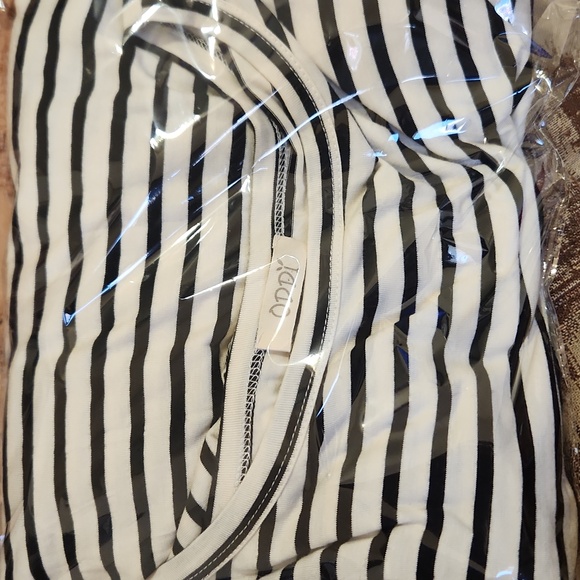 ODDY CASUAL TOP - Picture 5 of 5